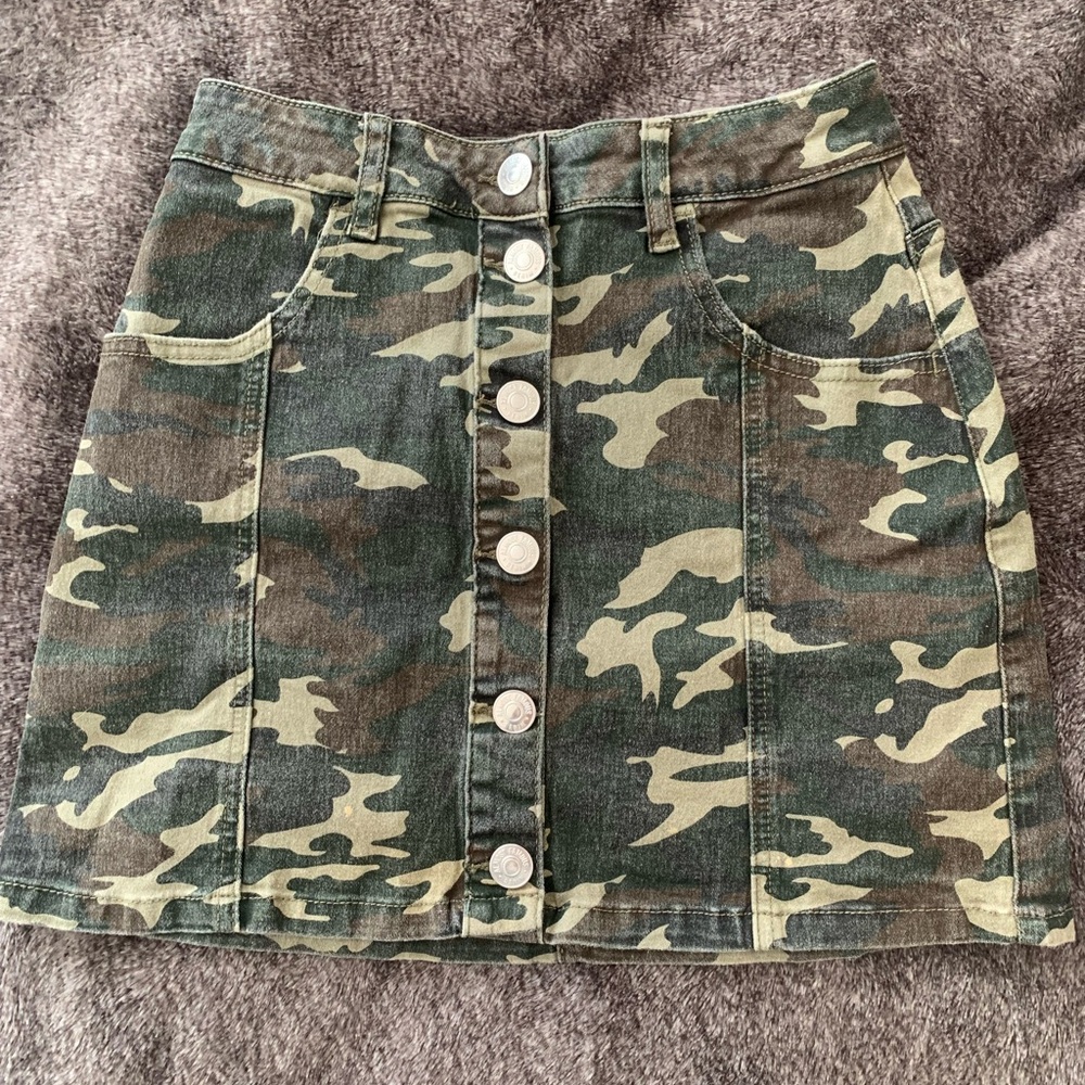 Army print skirt